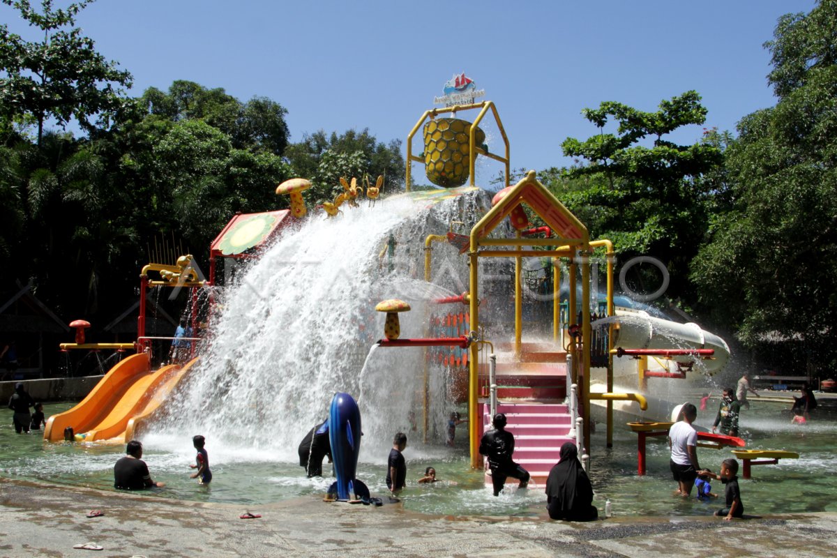 LIBURAN DI BUGIS WATER PARK MAKASSAR | ANTARA Foto