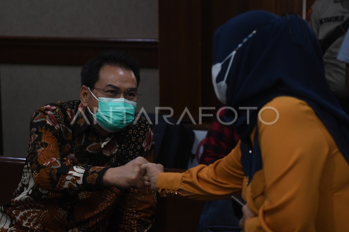 Azis Syamsuddin Bersaksi Dalam Sidang Robin Dan Maskur Antara Foto