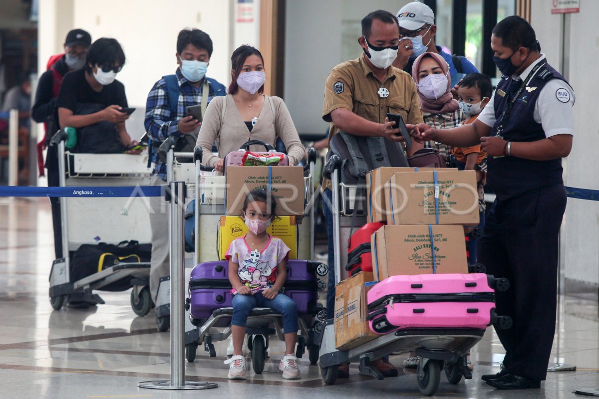 SYARAT PENERBANGAN UNTUK ANAK DI BAWAH 12 TAHUN | ANTARA Foto