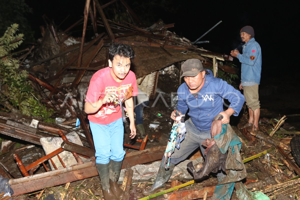 Banjir Bandang Di Batu Antara Foto 9417