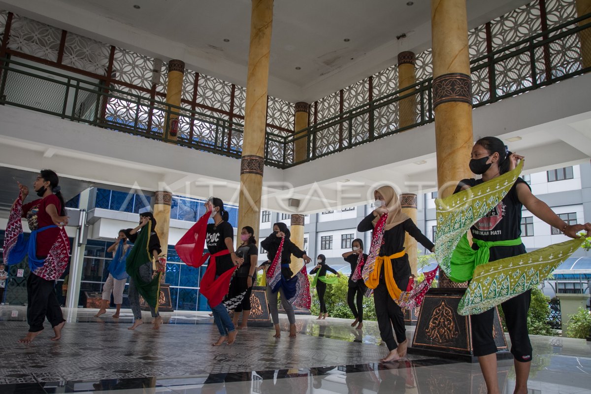 SENTRA IKM HARMONI SEMANGGI UNTUK KESENIAN | ANTARA Foto