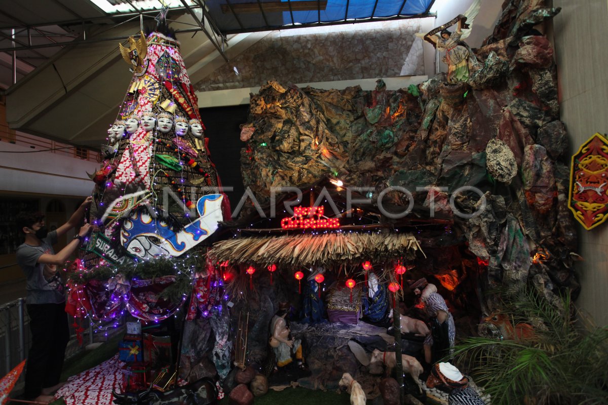 DEKORASI NATAL BERTEMA NUSANTARA | ANTARA Foto