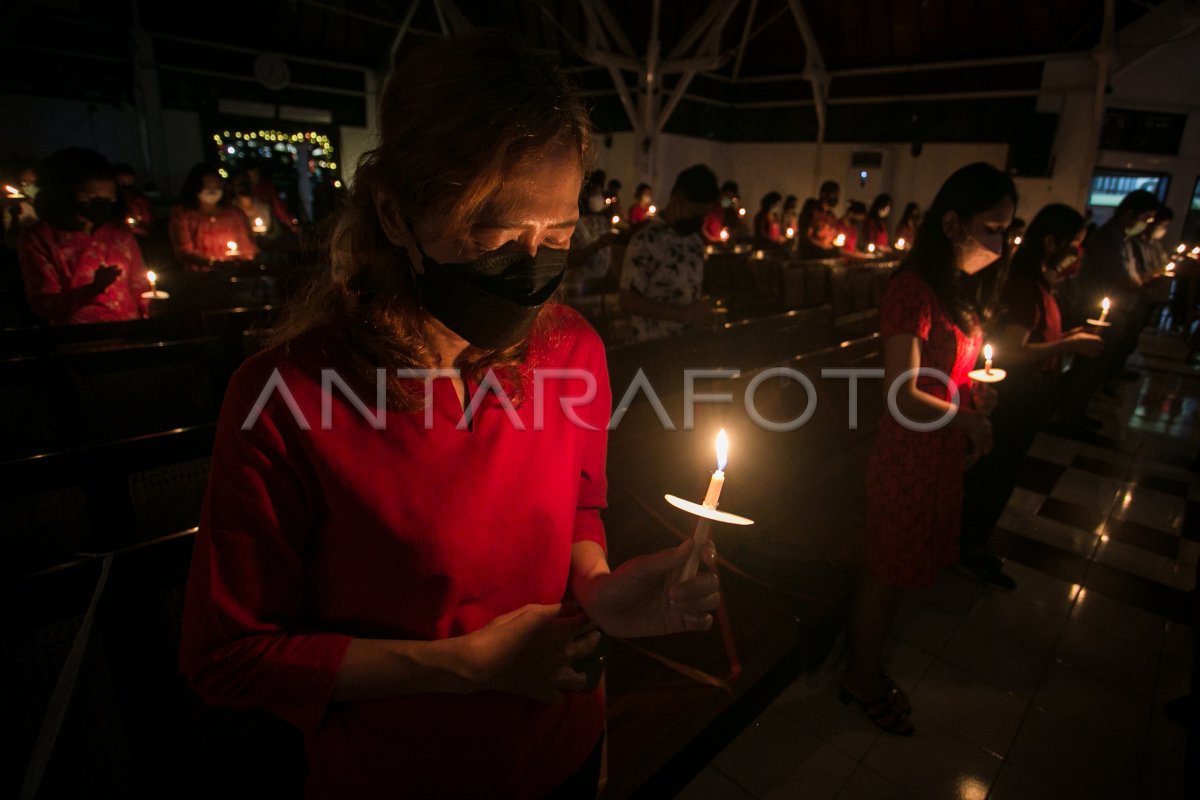 IBADAH MALAM NATAL DI SOLO | ANTARA Foto