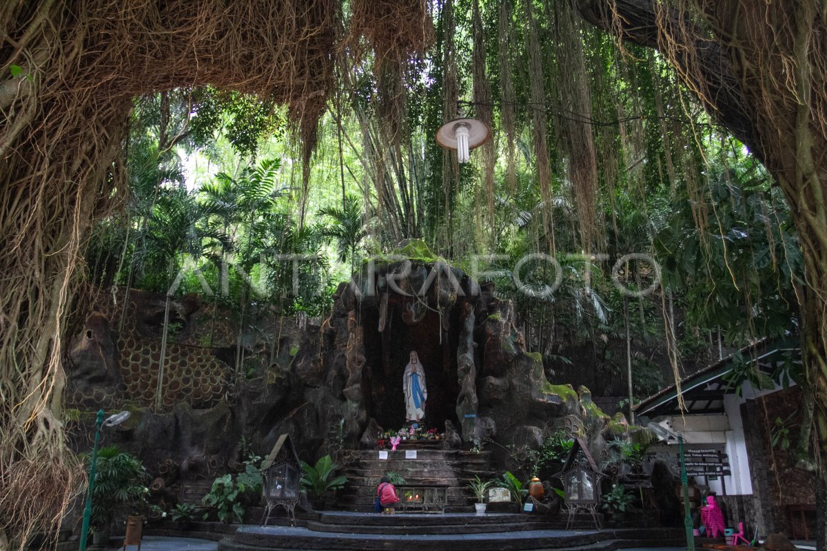 Gua Maria Sendang Sriningsih landscape with natural formations
