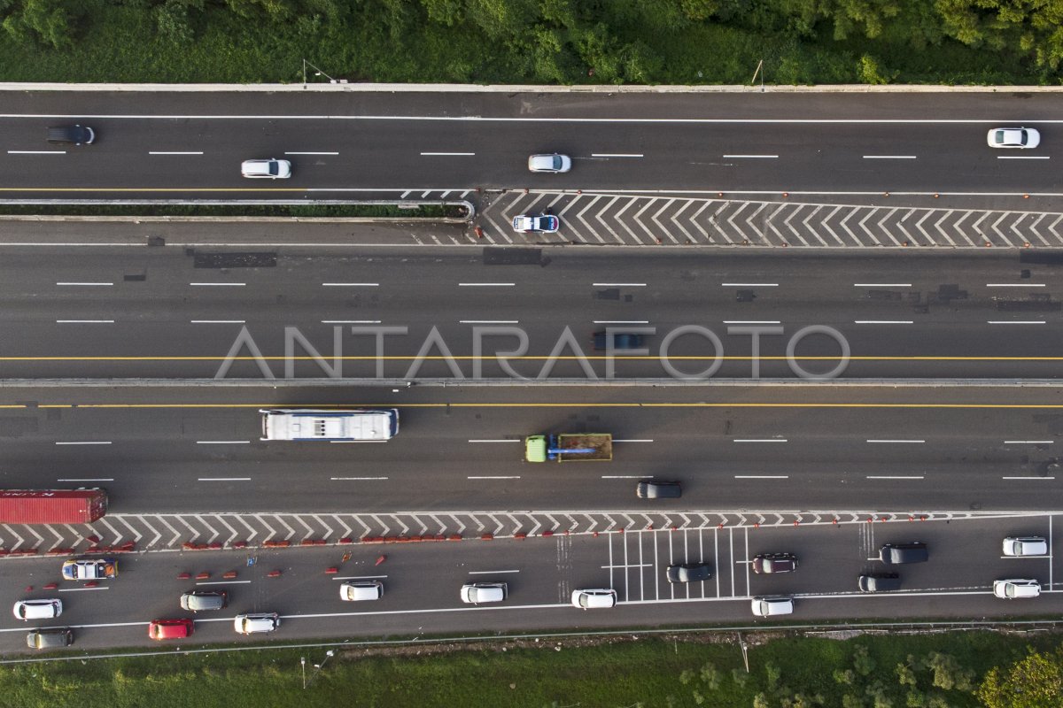 Volume Kendaraan Tinggalkan Jabotabek Meningkat Antara Foto