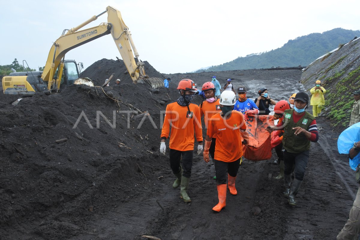 Penemuan Jenazah Korban Erupsi Gunung Semeru Antara Foto