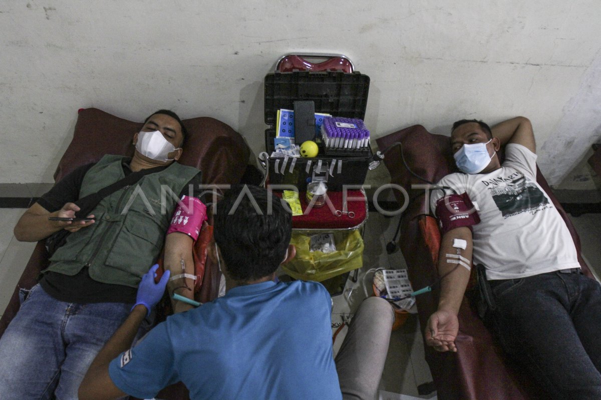 Gawat! Stok Darah PMI Menipis Pasca Bencana, Masyarakat Diminta Segera Donor! 2 Calon pendonor darah di Depok