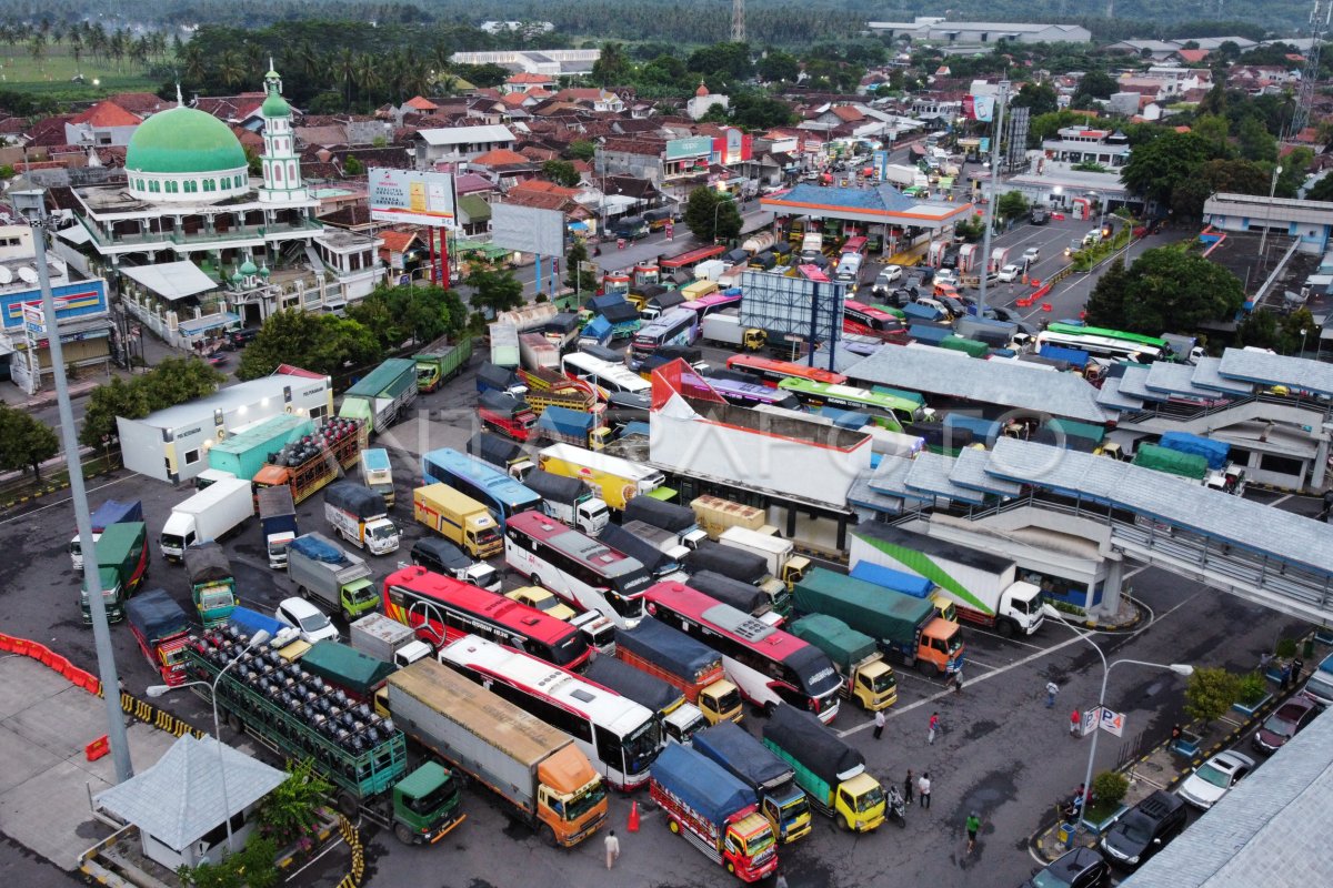 PENYEBERANGAN KETAPANG-GILIMANUK KEMBALI DIBUKA | ANTARA Foto