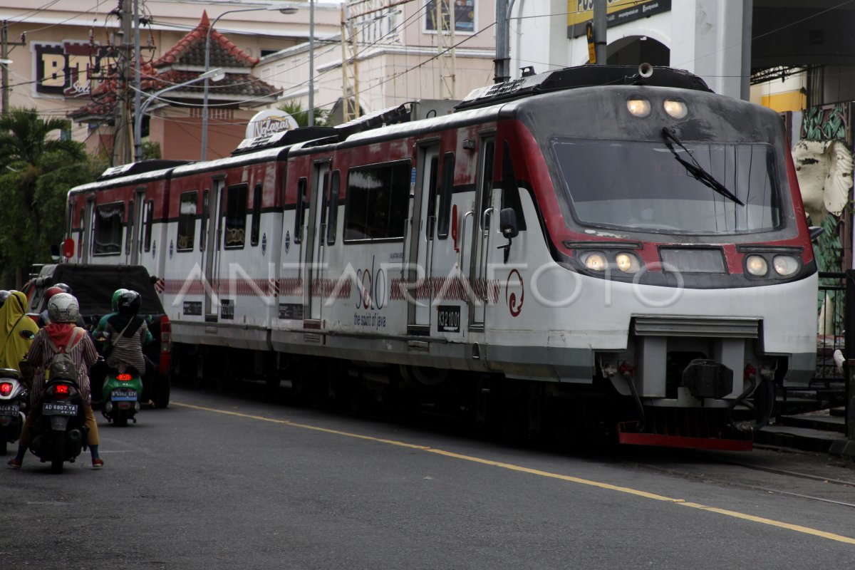 Railbus Batara Kresna Antara Foto