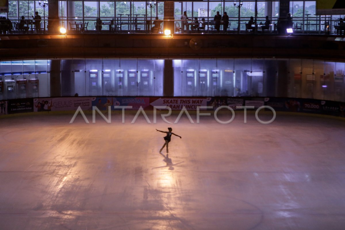 INDONESIA ICE SKATING OPEN 2022 ANTARA Foto