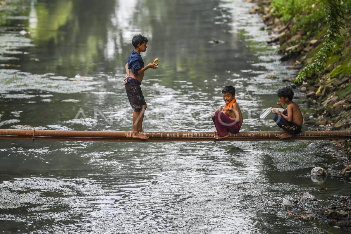 PERLINDUNGAN ANAK DI RANAH DARING | ANTARA Foto