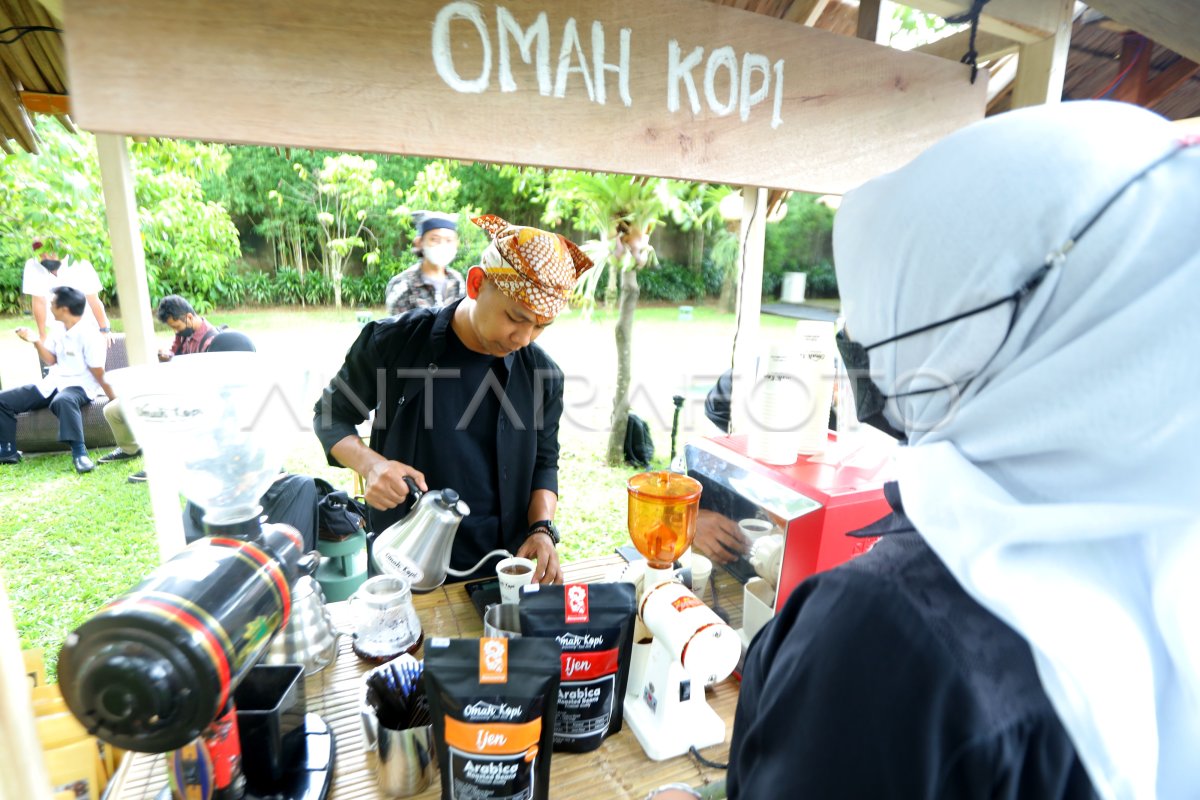 PAMERAN PRODUK LOKAL UNGGULAN ANTARA Foto
