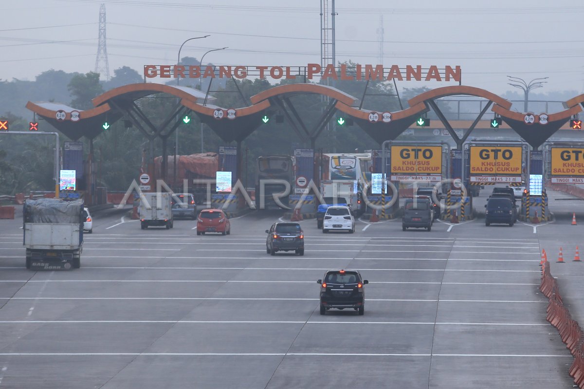 TARIF TOL CIPALI NAIK | ANTARA Foto