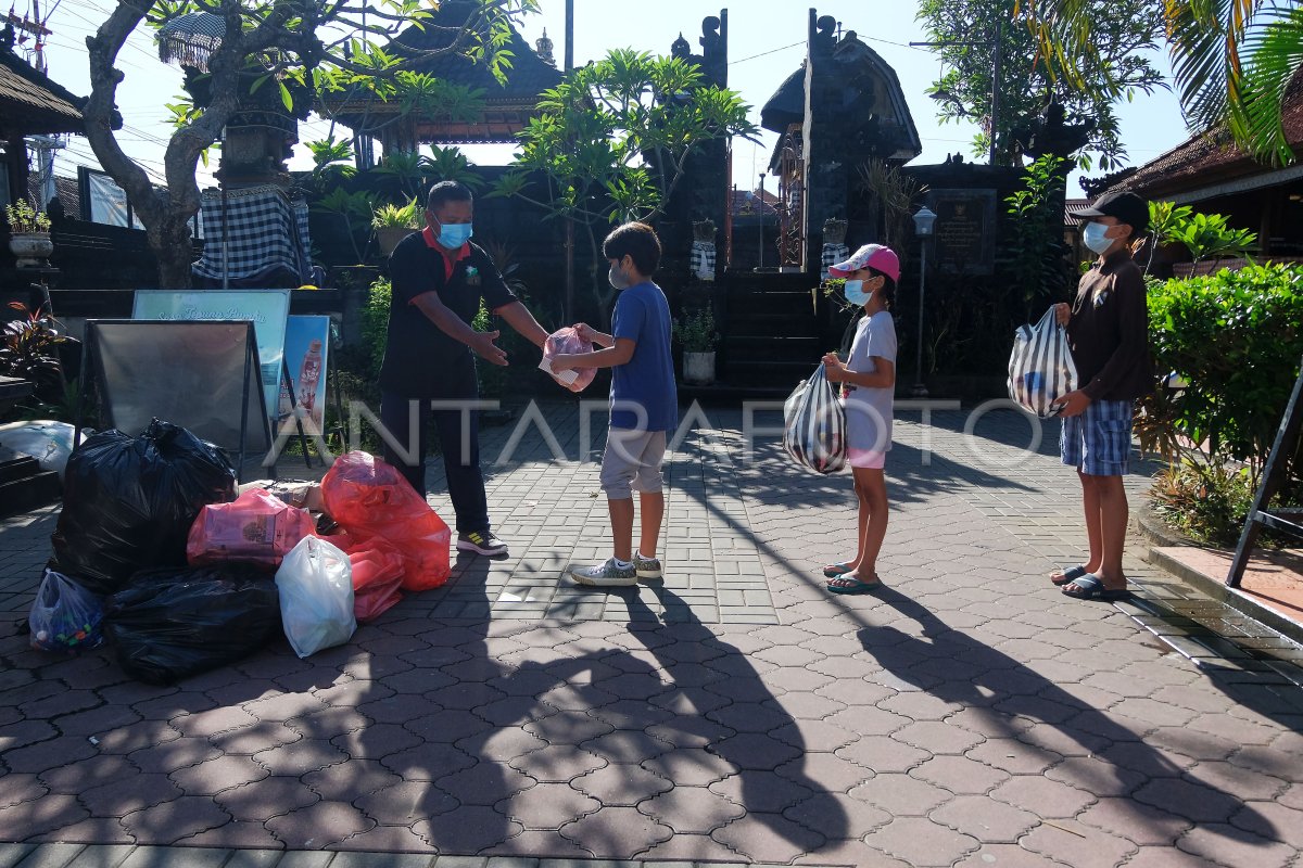 PENANGANAN SAMPAH TINGKAT KELURAHAN DI BALI | ANTARA Foto