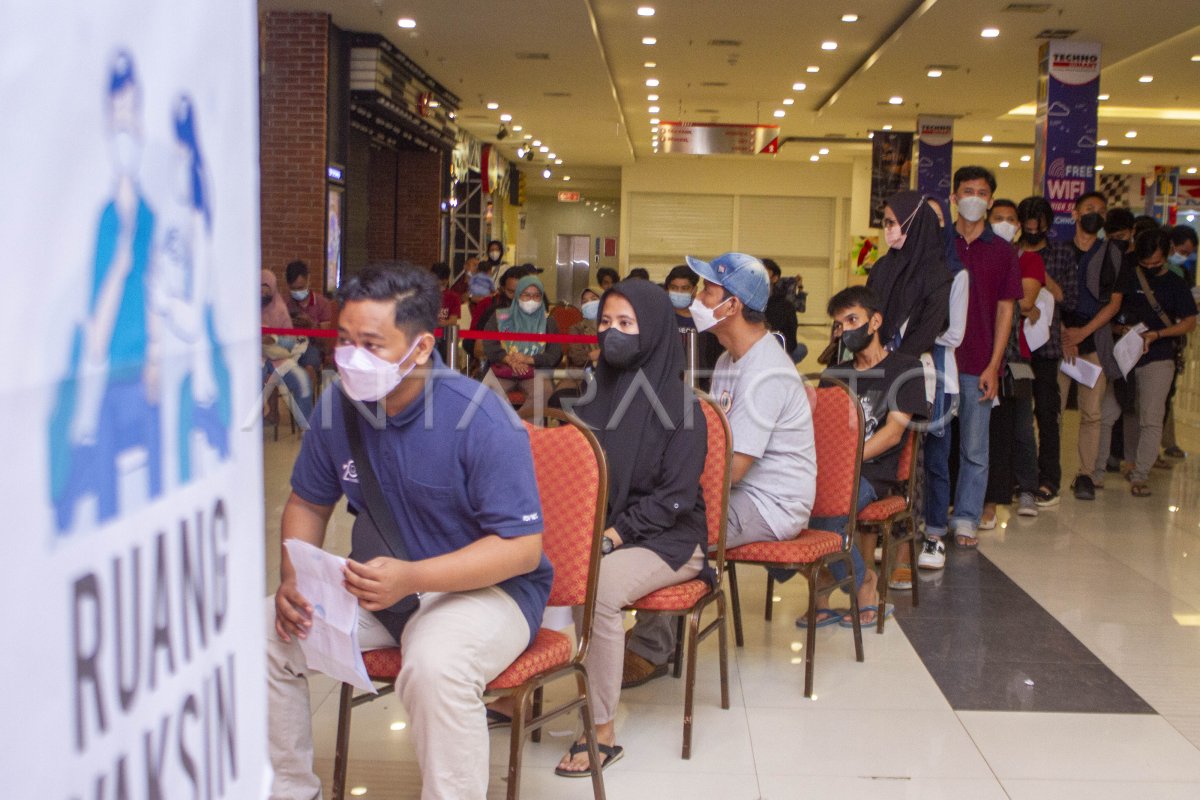 Penerima Vaksin Covid Dosis Penguat Bertambah Antara Foto