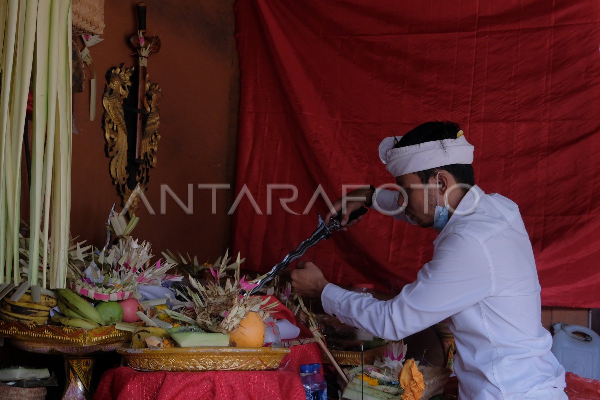 UPACARA PUSAKA KERIS DI BALI