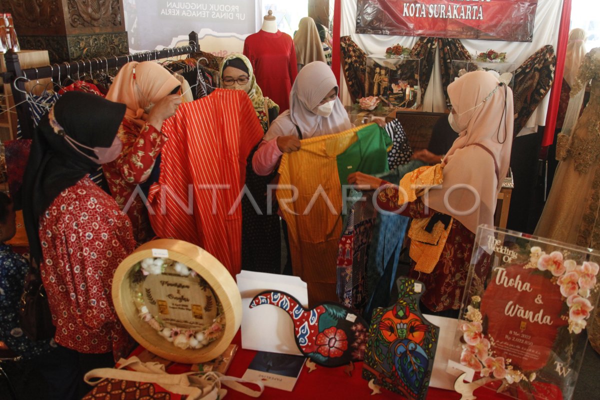 BAZAR PRODUK UMKM SAMBUT HARI KARTINI | ANTARA Foto