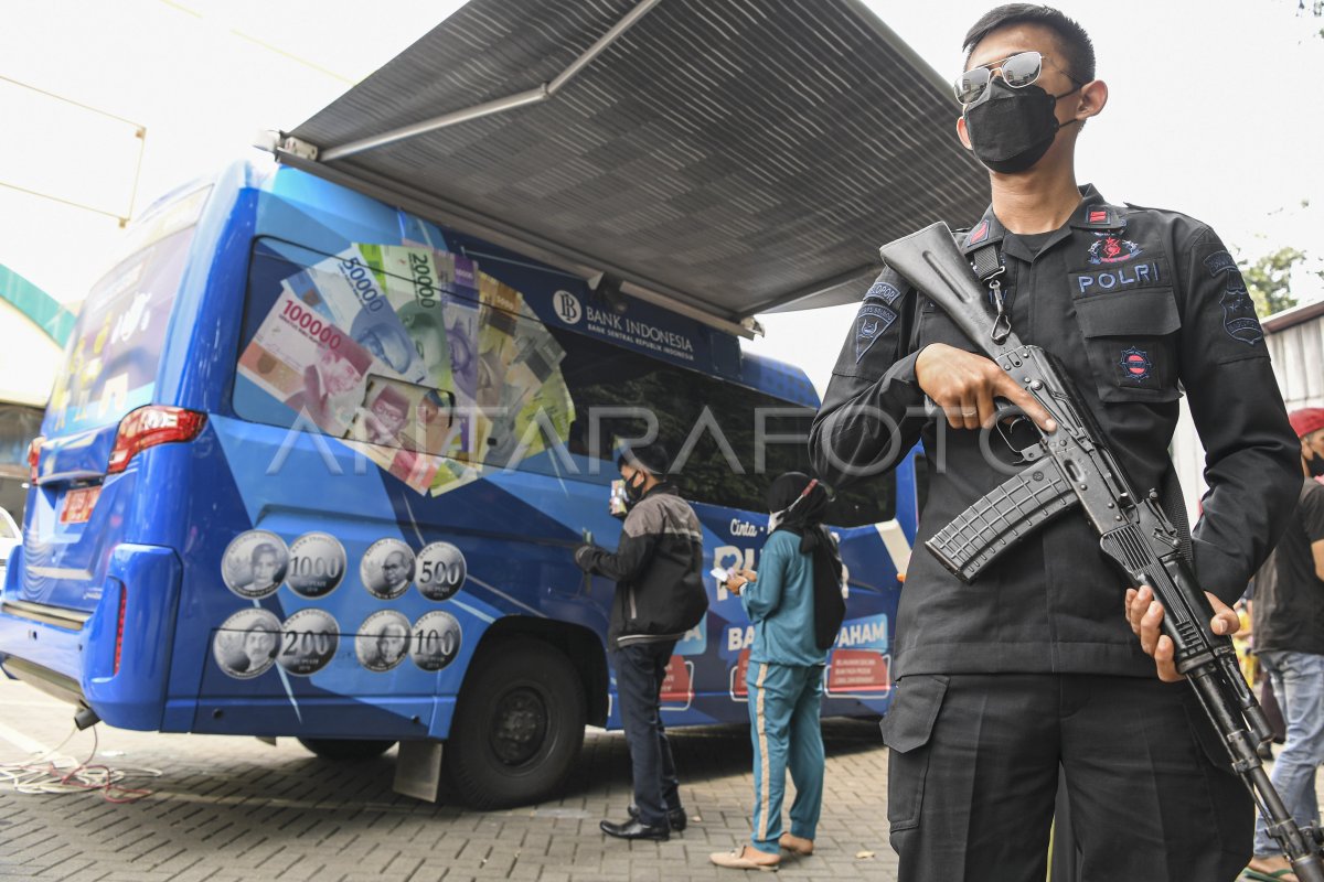 PELAYANAN PENUKARAN UANG BARU DARI BANK INDONESIA | ANTARA Foto