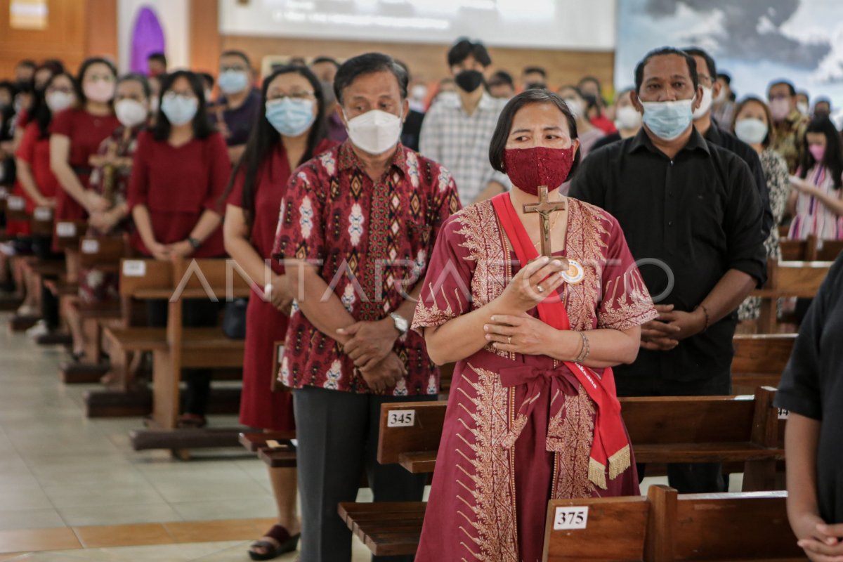 Ibadah Jumat Agung Di Tangerang Antara Foto