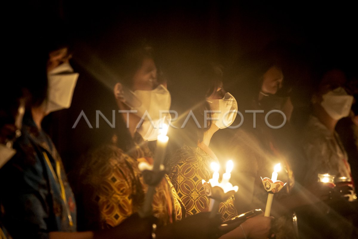 Misa Vigili Paskah Di Katedral Jakarta Antara Foto 1034