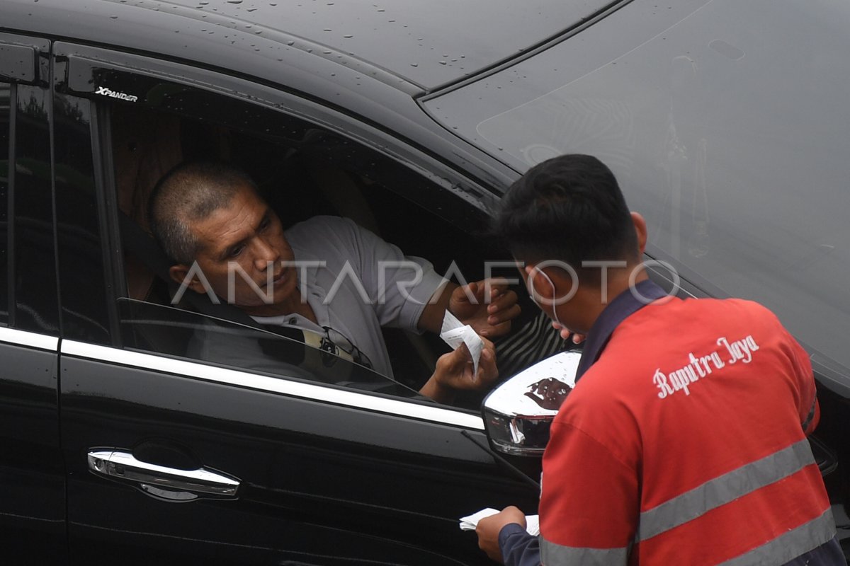 ARUS MUDIK DI PELABUHAN MERAK MULAI LENGANG | ANTARA Foto