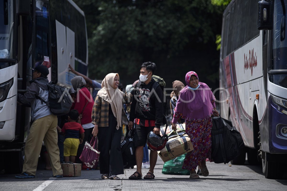 ARUS BALIK DI TERMINAL KAMPUNG RAMBUTAN | ANTARA Foto