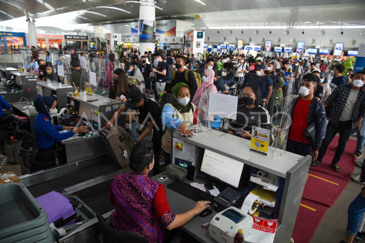 Arus Balik Di Bandara Kualanamu Antara Foto