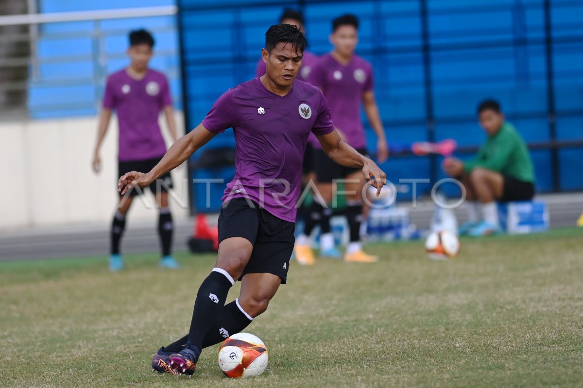 Timnas Indonesia Terkendala Lapangan Latihan Buruk 