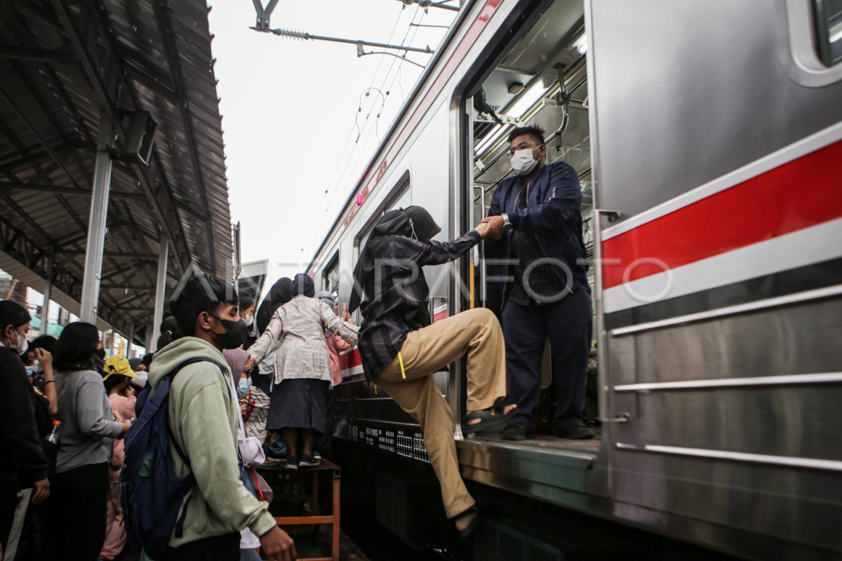 RUTE BARU KRL COMMUTER LINE | ANTARA Foto