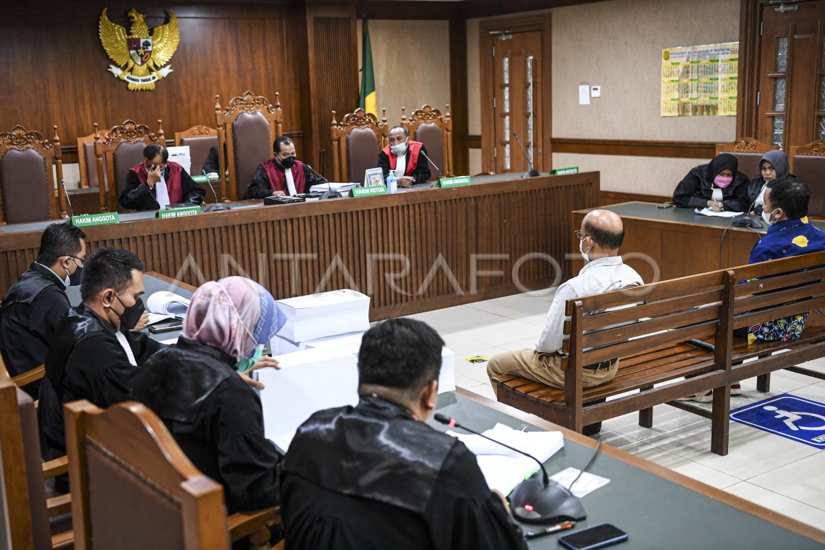 SIDANG TUNTUTAN WAWAN RIDWAN DAN ALFRED SIMANJUNTAK | ANTARA Foto