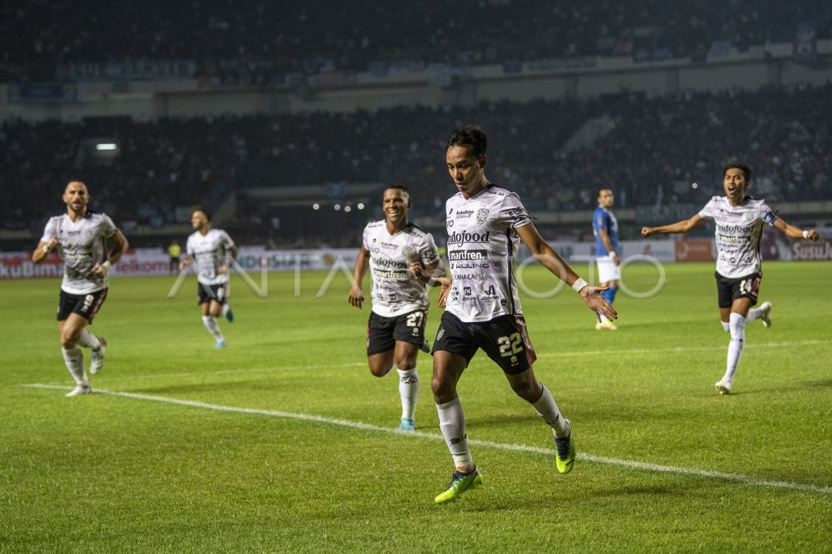 PERSIB BANDUNG IMBANG MELAWAN BALI UNITED FC | ANTARA Foto