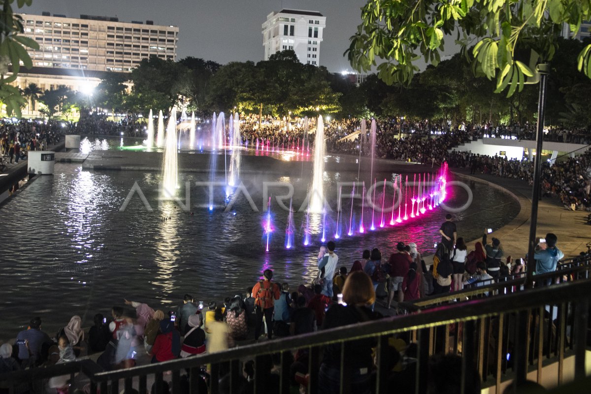 Air Mancur Menari Di Lapangan Banteng Antara Foto