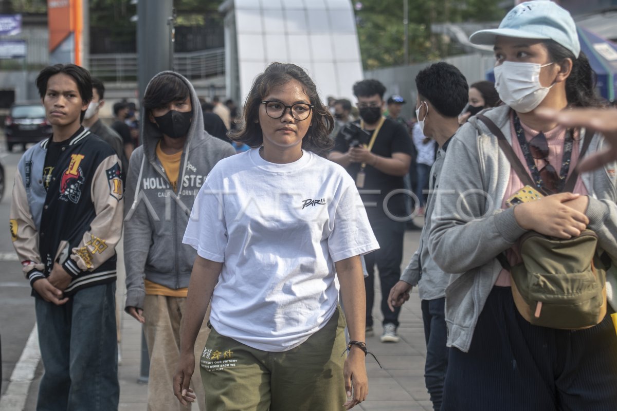 PENERAPAN WAKTU BERKUMPUL DI KAWASAN TAMAN STASIUN MRT DUKUH ATAS