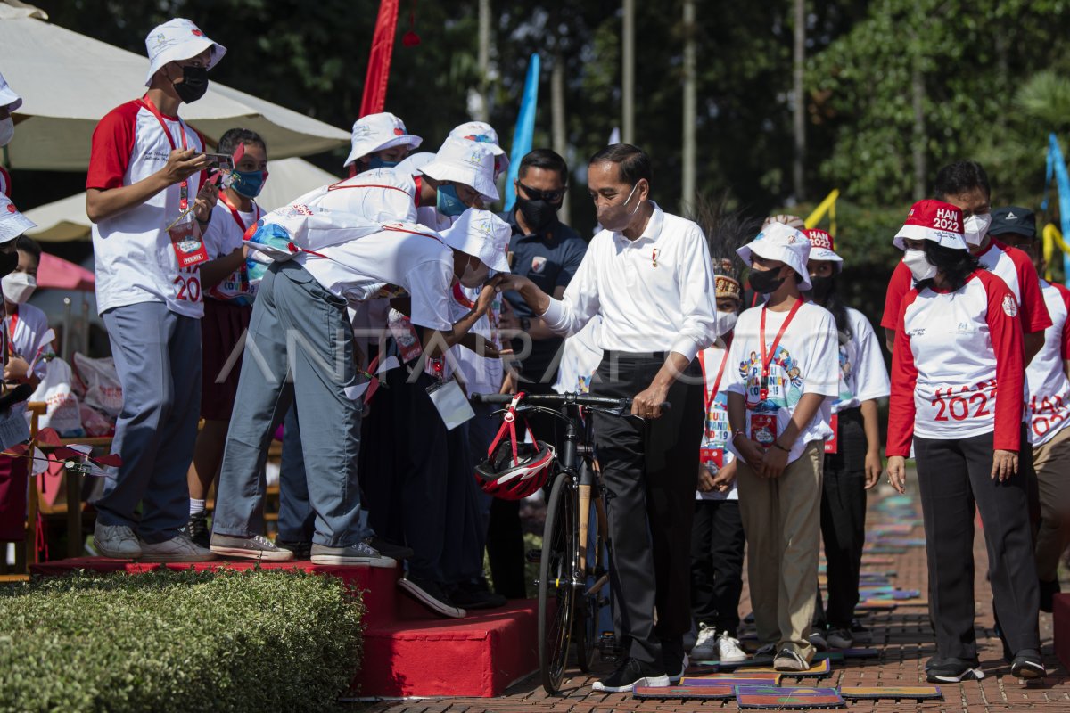 PRESIDEN JOKOWI HADIRI PERINGATAN HARI ANAK NASIONAL | ANTARA Foto