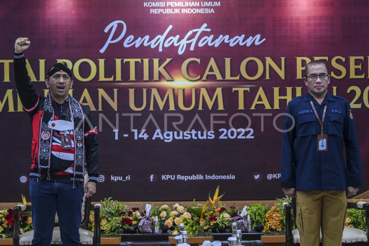 Partai Kebangkitan Nasional Daftar Ke Kpu Antara Foto