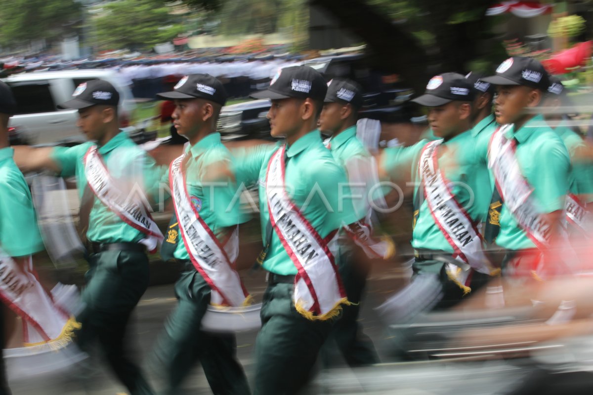 Lomba Gerak Jalan Kemerdekaan Antara Foto