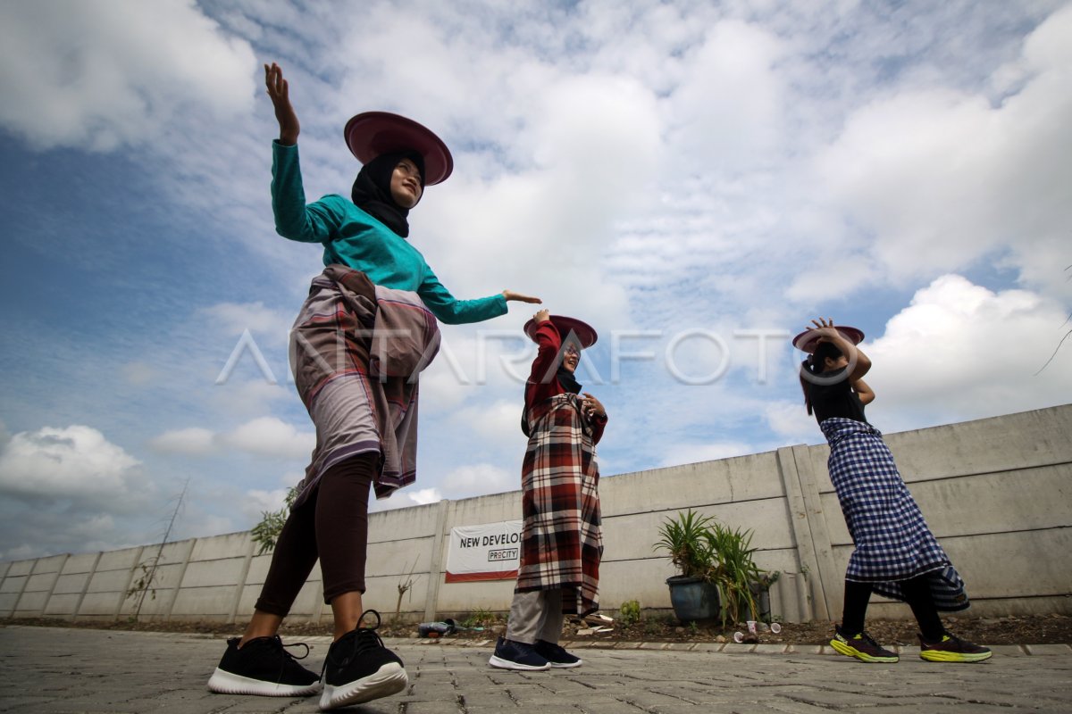 Lomba Menyambut Hut Kemerdekaan Ri Antara Foto 2500