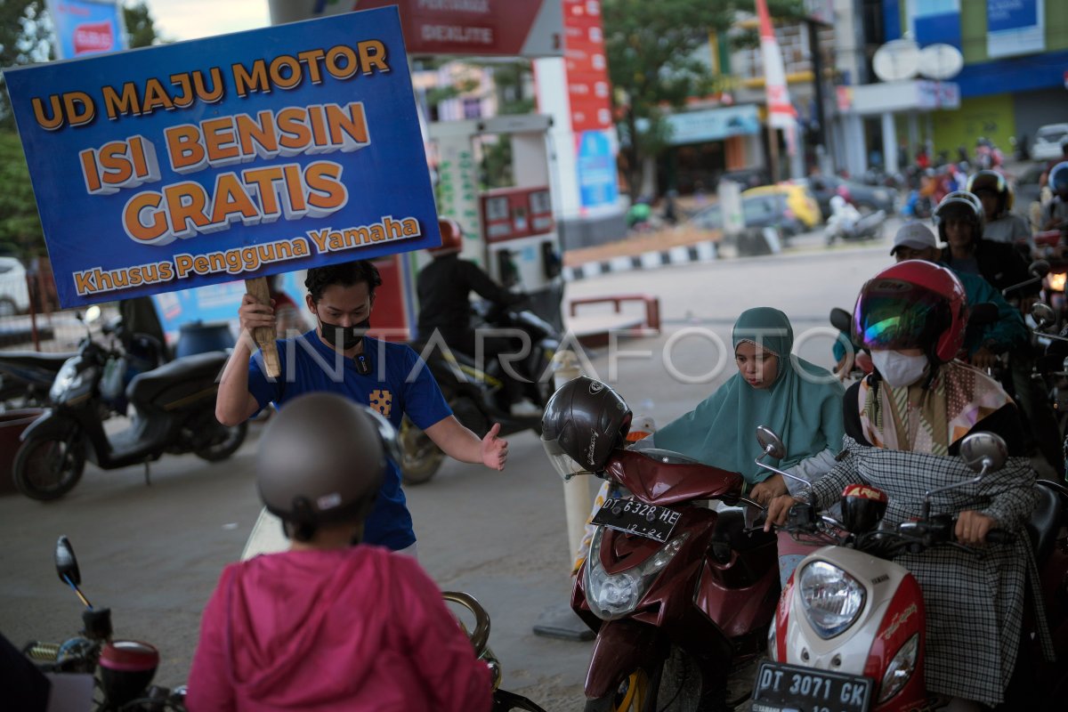 BBM GRATIS KEMERDEKAAN ANTARA Foto BBM GRATIS KEMERDEKAAN ANTARA Foto