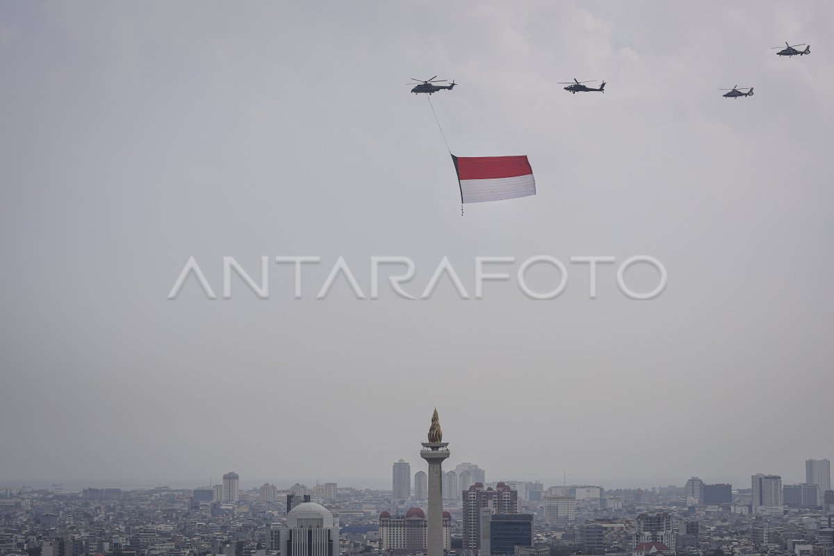 Flypass Pesawat Tempur Dan Bendera Raksasa Hut Ri Antara Foto