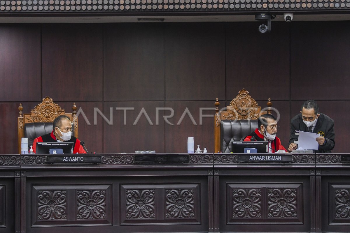 SIDANG PUTUSAN PERMOHONAN UJI MATERIIL UU PEMILU | ANTARA Foto