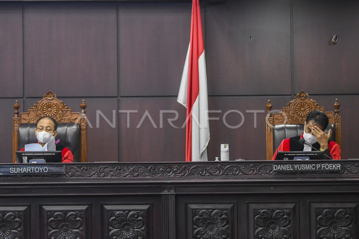 SIDANG PUTUSAN PERMOHONAN UJI MATERIIL UU PEMILU | ANTARA Foto