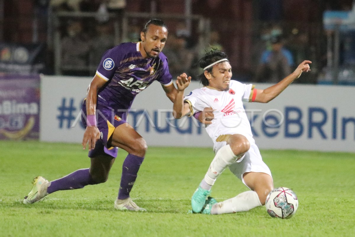 Derita Kartu Merah Novri Setiawan Tak Goyahkan Persik Kediri, Macan Putih Paksa PSM Makassar Berbagi Angka Penuh Drama