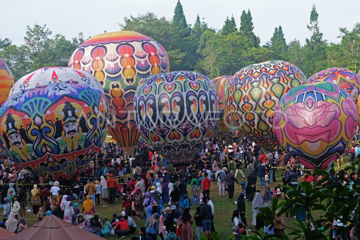 Java Balloon Attraction Wonosobo Antara Foto