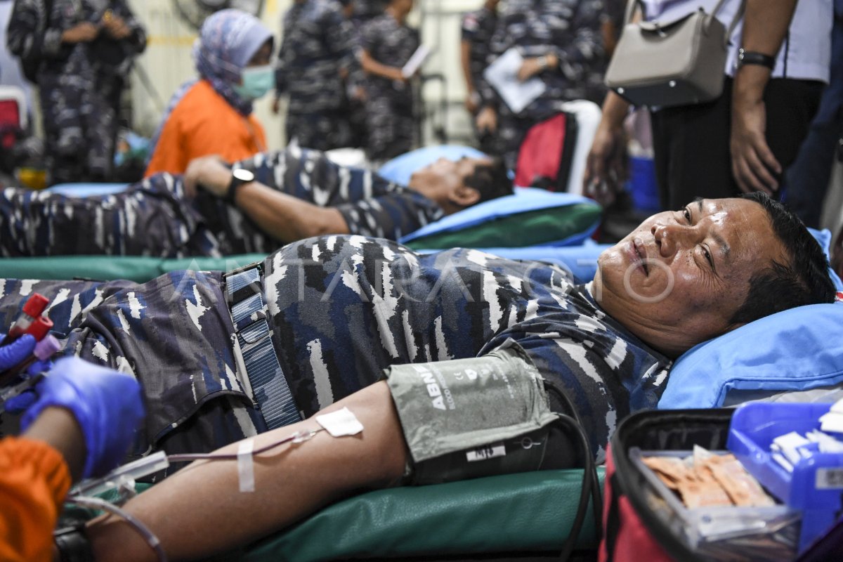 BAKTI KESEHATAN HUT KE-77 TNI AL | ANTARA Foto