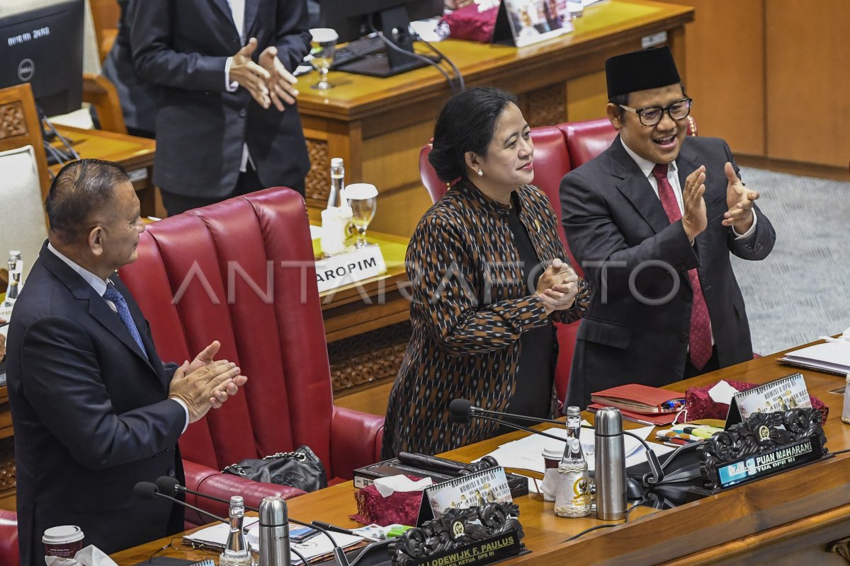 RAPAT PARIPURNA KHUSUS DPR | ANTARA Foto