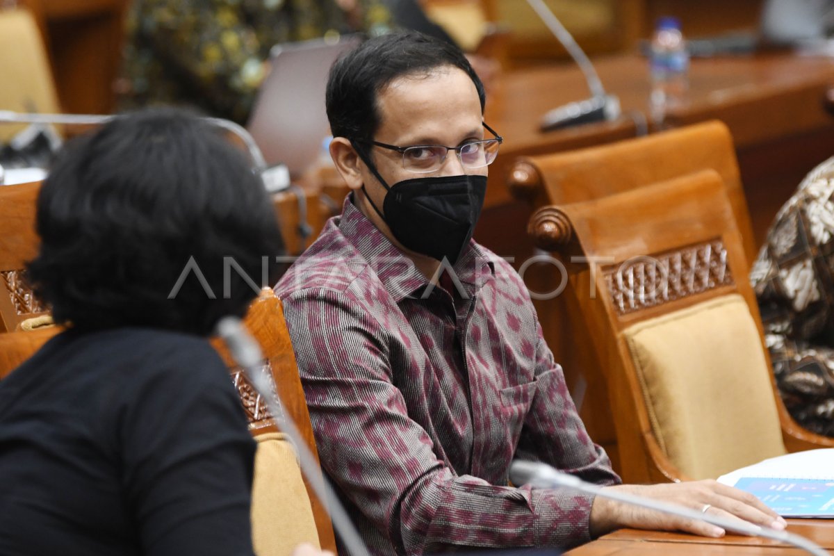 RAKER DPR DAN KEMENDIKBUDRISTEK | ANTARA Foto