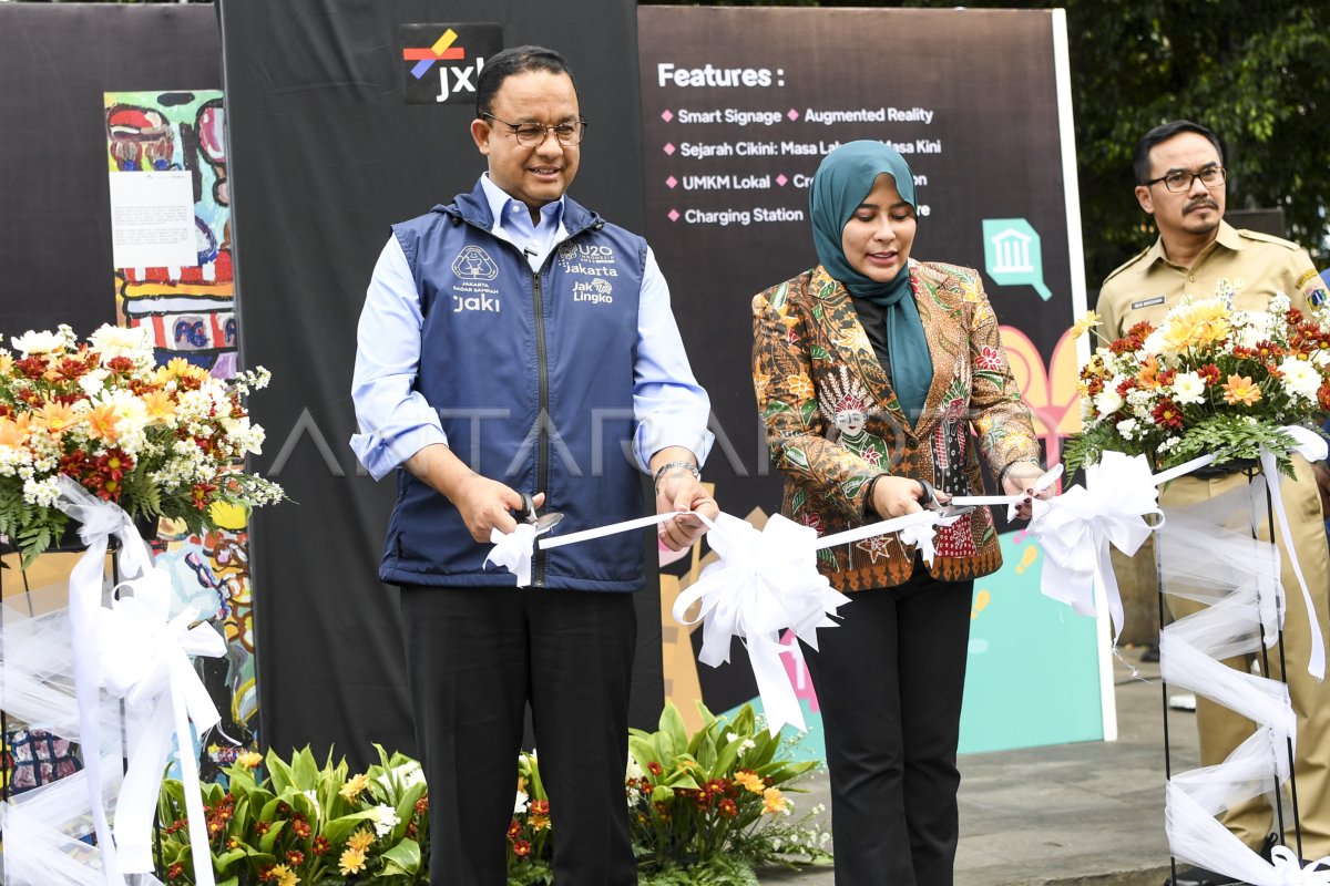 ANIES BASWEDAN RESMIKAN JAKARTA STREET EXPERIENCE | ANTARA Foto