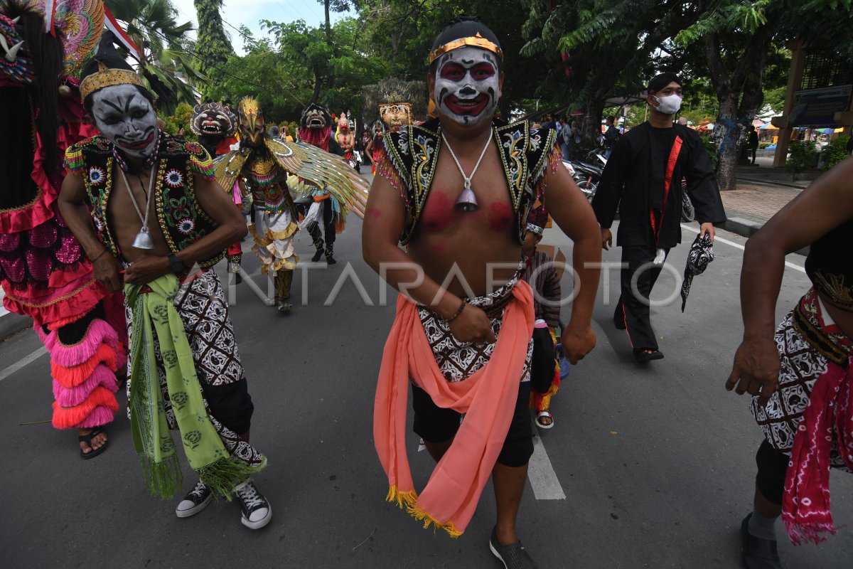 KARNAVAL BUDAYA HUT KOTA PALU | ANTARA Foto