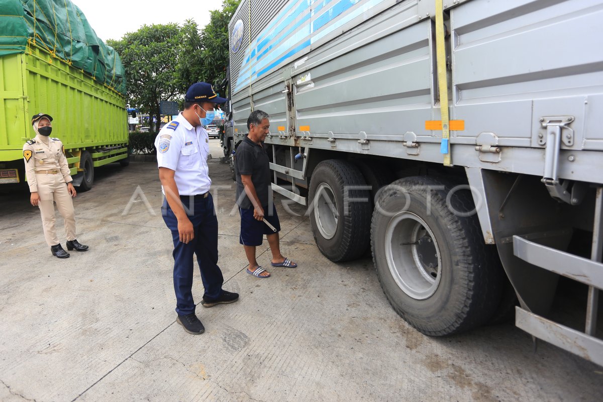 Kampanye Keselamatan Berkendara Di Tol Cipali Antara Foto