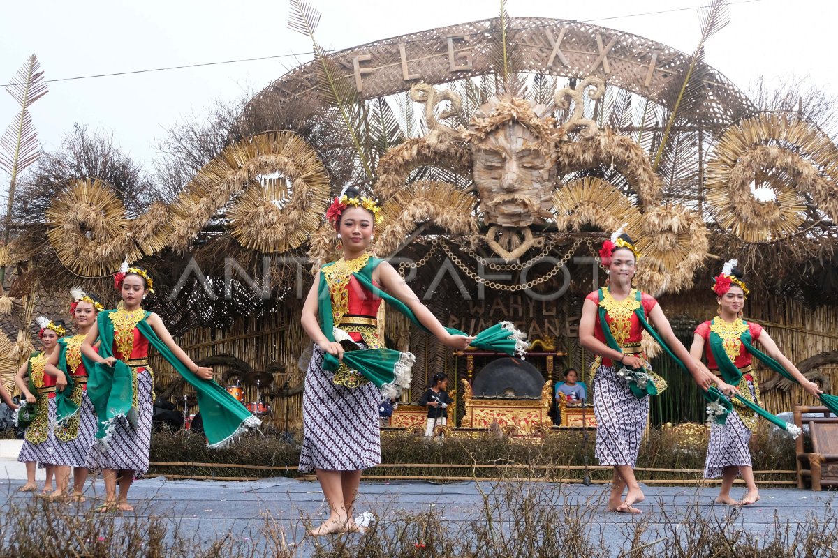 PEMBUKAAN FESTIVAL LIMA GUNUNG XXI ANTARA Foto